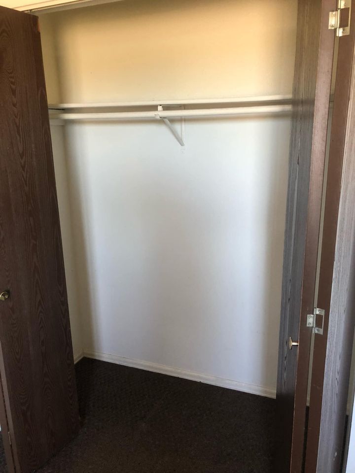 Building Photo - 44 Royal Crest Dr