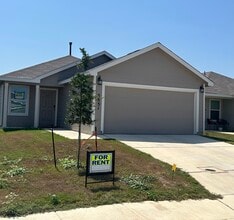 Building Photo - 5831 Coahulia Rdg