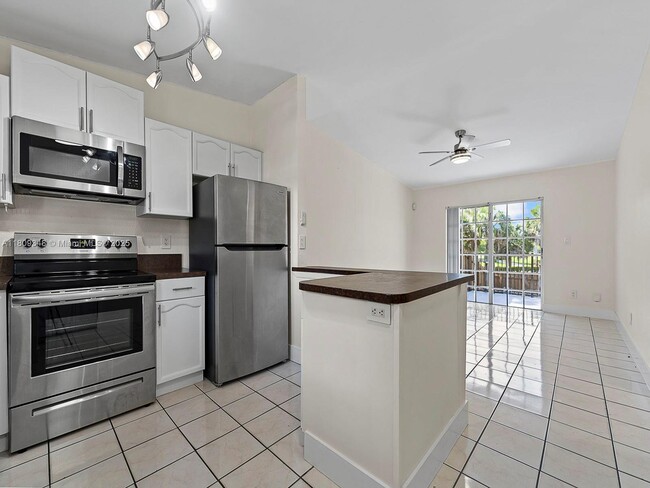 Building Photo - 20875 Grouper Dr