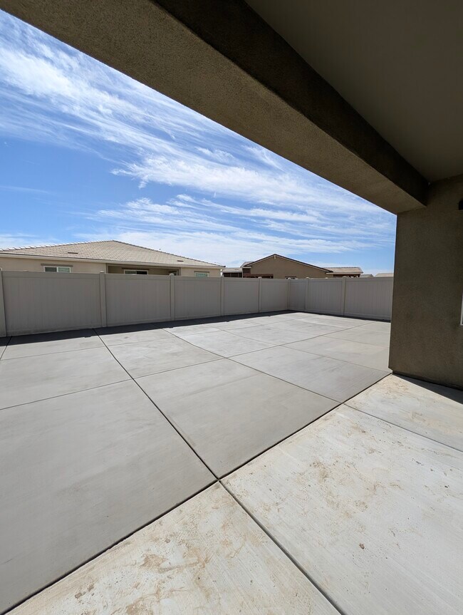 Building Photo - 821 Highlands Dr