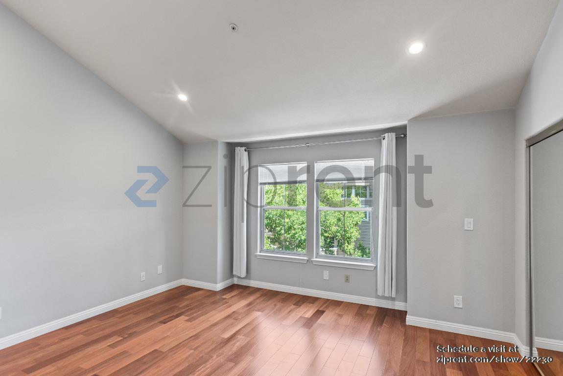 Building Photo - 437 Camille Cir