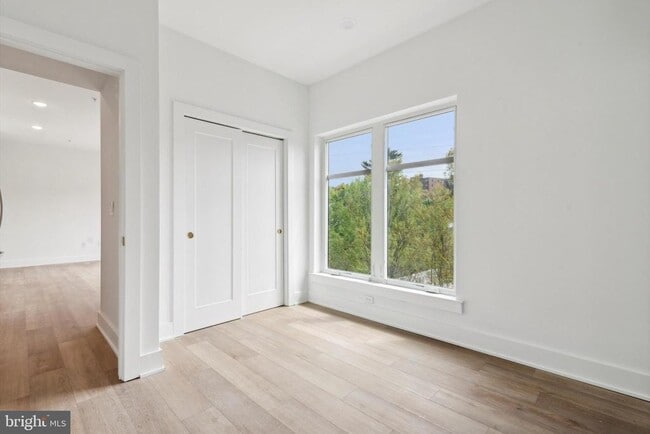 Building Photo - 367 W Hortter St