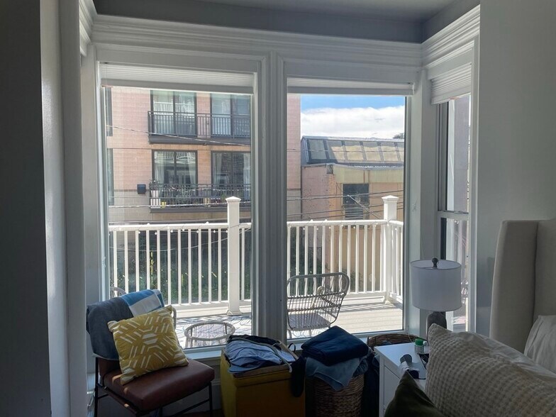 Building Photo - 471 Massachusetts Ave