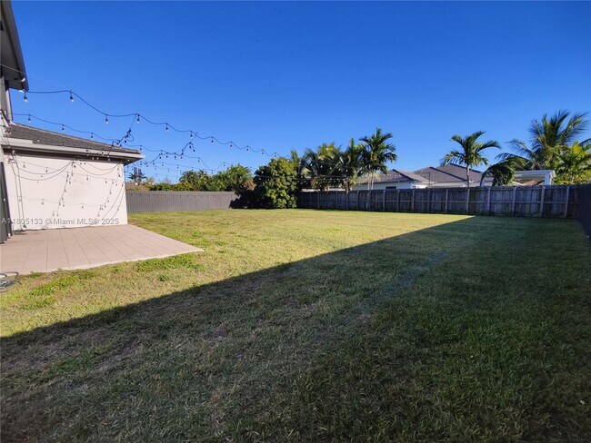 Building Photo - 15752 SW 44th Terrace