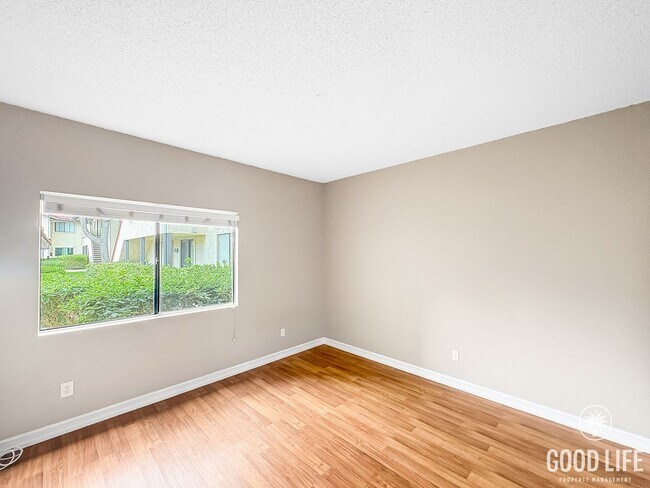 Building Photo - Charming Condo in Desirable Lupine Hills