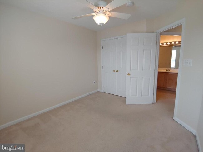 Building Photo - 912 Glaze Ct