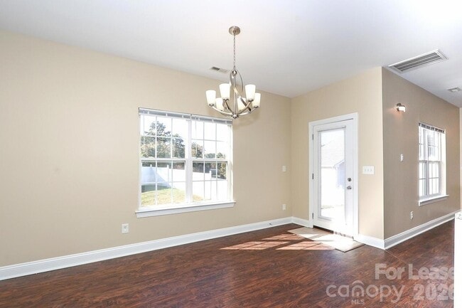 Building Photo - 10122 Victoria Blake Dr