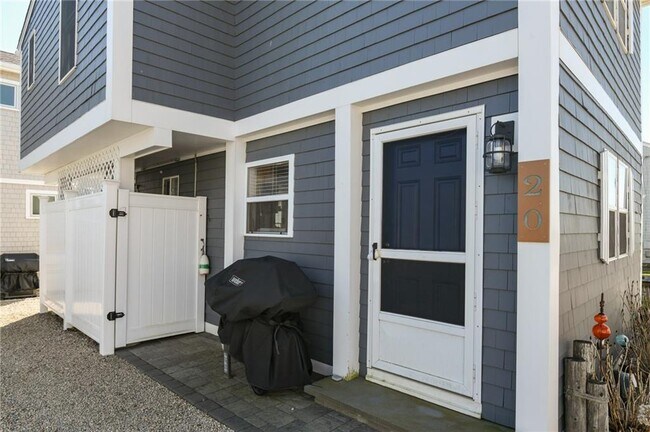 Building Photo - 20 Lane 2