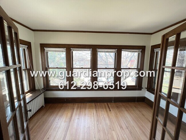 Building Photo - Fully Updated Upper Duplex for September 1, New Kitchen & Bath, Sunroom + Office Area, Private Ba...