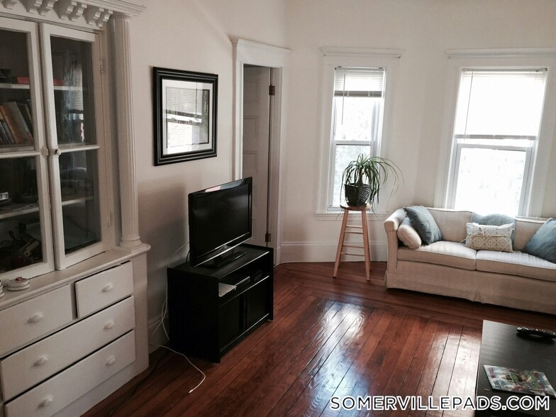 Building Photo - 50 Holyoke Rd