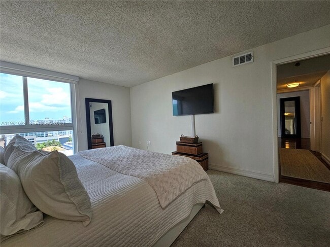 Building Photo - 3200 Collins Ave