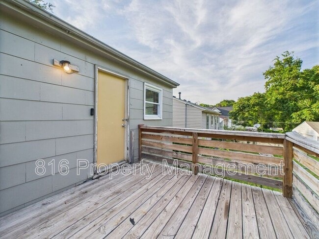 Building Photo - 6149 Agnes Ave