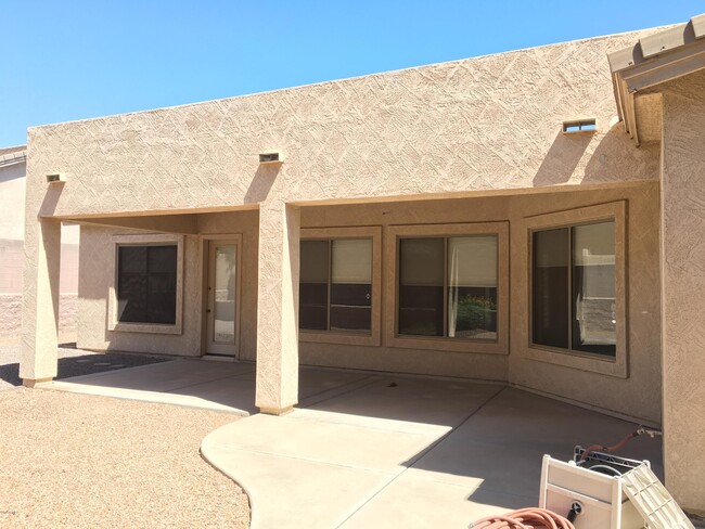 Building Photo - 2627 E Acoma Dr