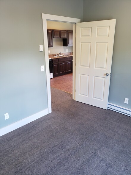 bedroom - 66 Maple Ave