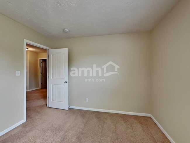 Building Photo - 7161 Lakeland Trails Blvd