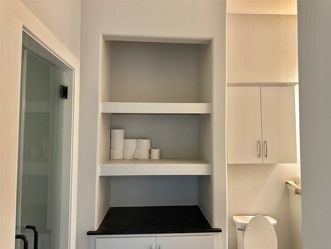 Building Photo - 1901 Post Oak Blvd