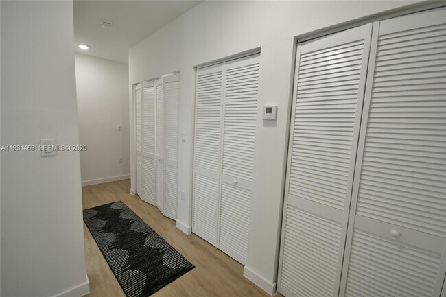 Building Photo - 1339 NW 2nd Ln