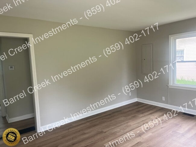 Building Photo - 2-Bed 1-Bath House