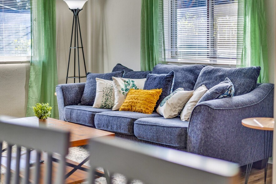 Building Photo - 1329 Walker Ave