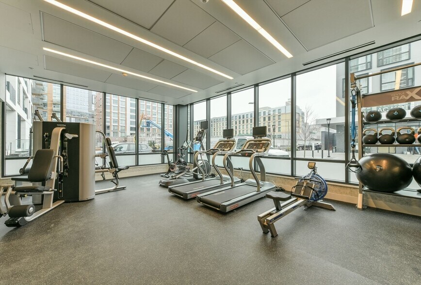 Building Photo - 32 Traveler St