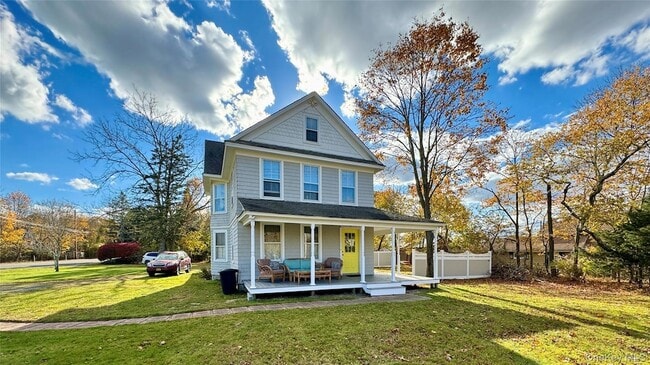 Building Photo - 453 Montauk Hwy