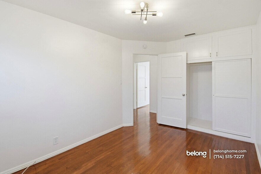 Building Photo - 185 N Batavia St