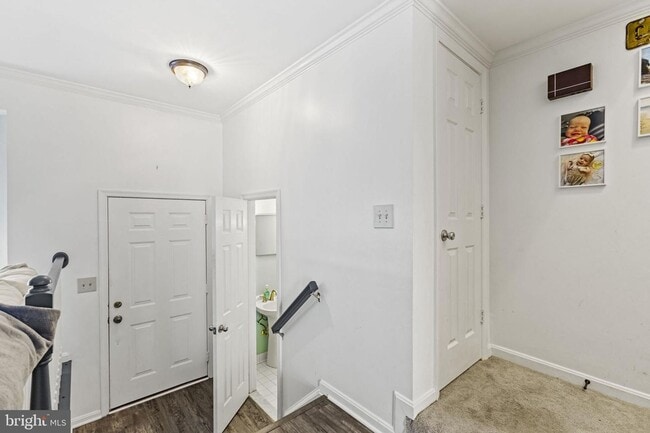 Building Photo - This beautiful 3-bedroom townhome is nestl...
