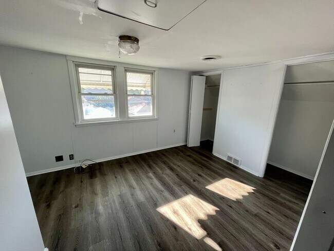 Building Photo - 1111 Circle Ave