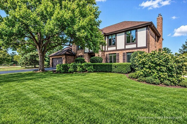 Building Photo - 6201 Sleepy Hollow Ln