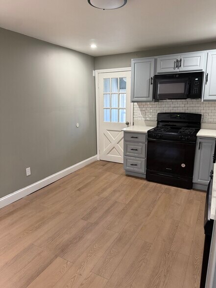 Building Photo - 47 Shawmut St