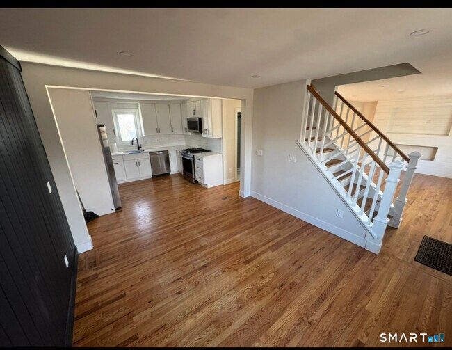 Building Photo - 35 Knapps Hwy