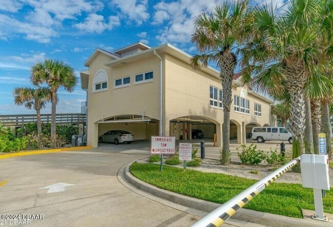 Building Photo - 4670 Links Village Dr