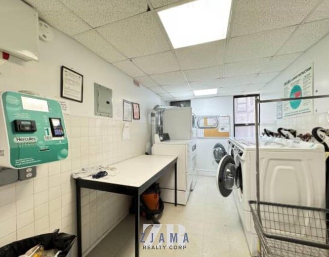 Building Photo - 354 Bay Ridge Pkwy