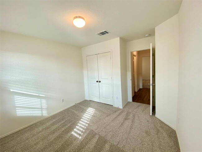 Building Photo - 204 Meaningful Dr