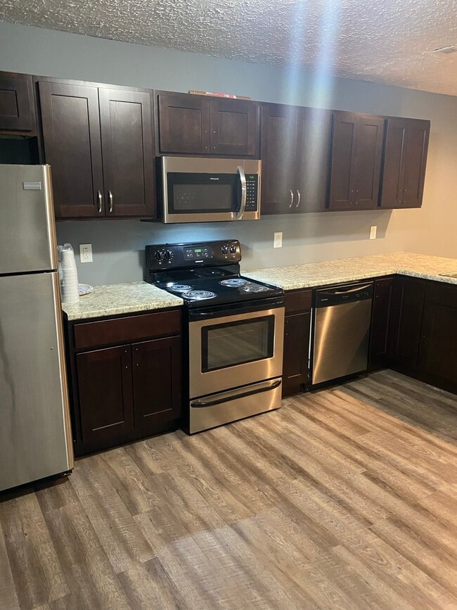 Building Photo - 401A Sarver Ave