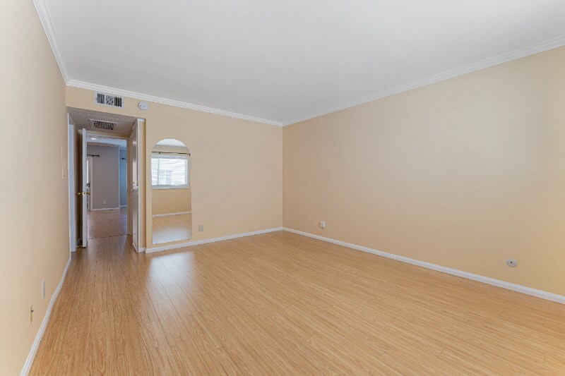 Building Photo - 5414 Newcastle Ave