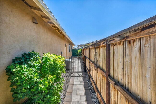 Building Photo - 2722 Mylonite Dr