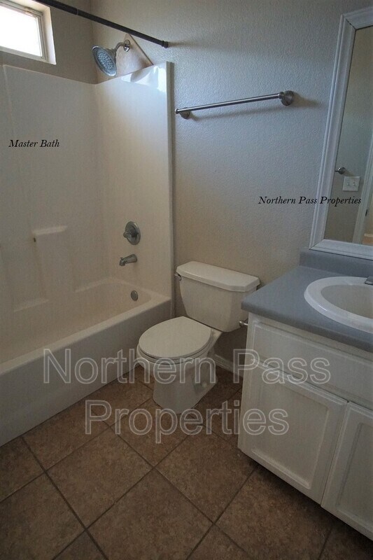 Building Photo - 807 Jaime St