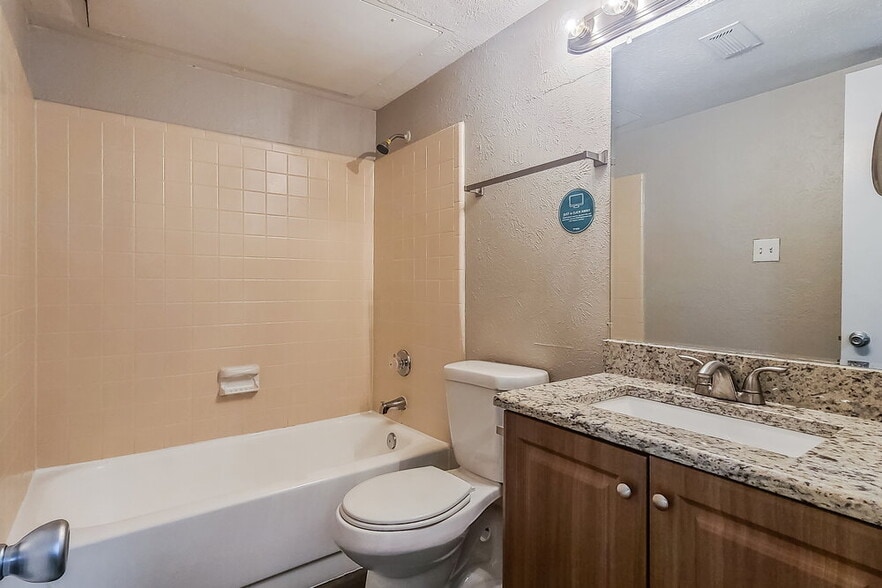 Building Photo - 456 Matterhorn St