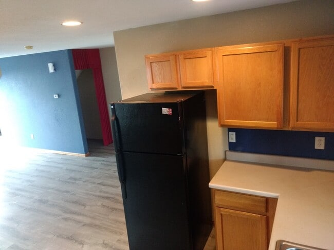 Building Photo - 3 Bedroom 2 Bath House in Thornton Available Now!