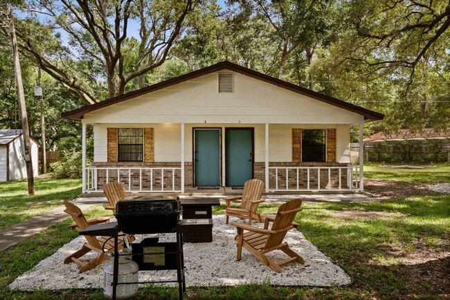 Building Photo - 2001 N 61st Ave