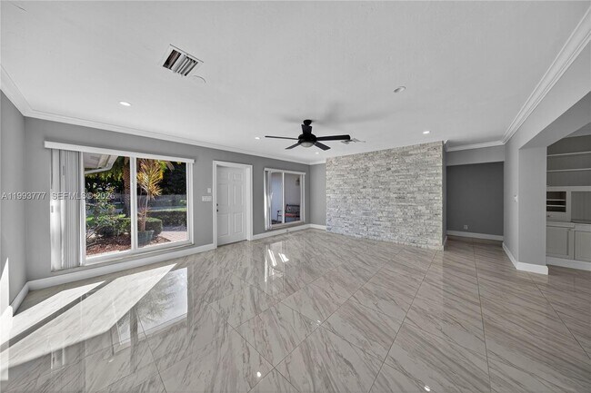 Building Photo - 2801 Coral Shores Dr