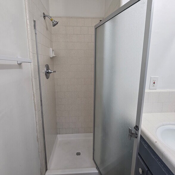 Building Photo - 3111 W Caldwell Ave
