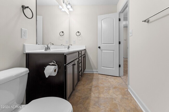 Building Photo - 200 Mia Ct