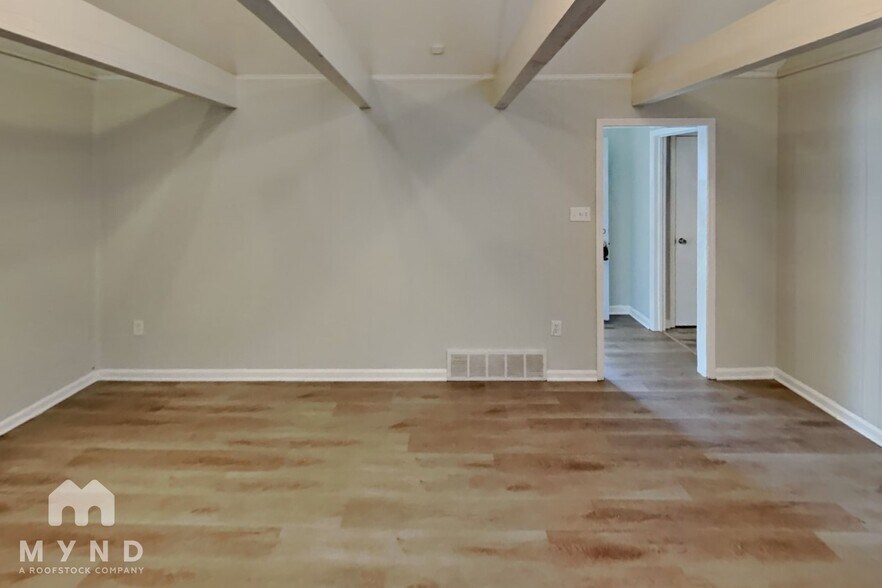 Building Photo - 2569 Richwood St