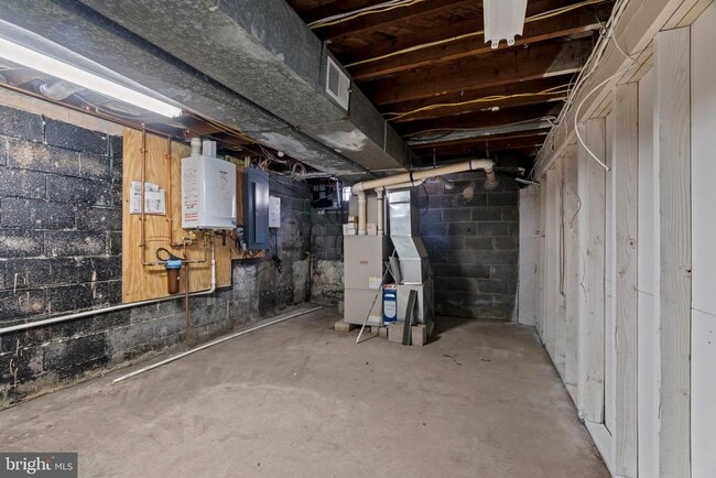 Building Photo - 209 Front St