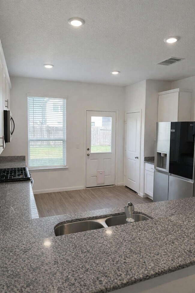 Building Photo - 17810 Plow Horse Ln