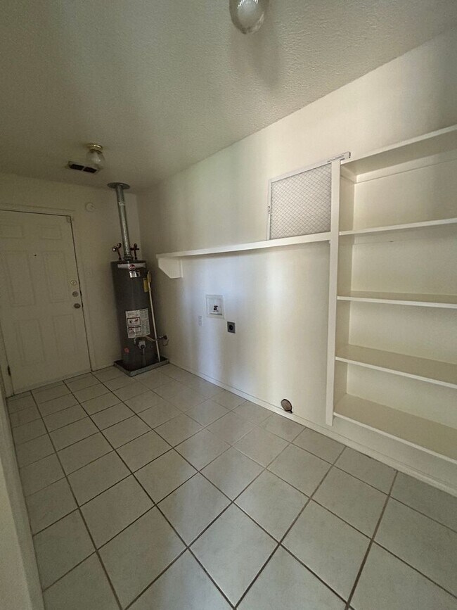 Building Photo - Spacious 4-Bedroom, 2.5-Bath Home in Plant...