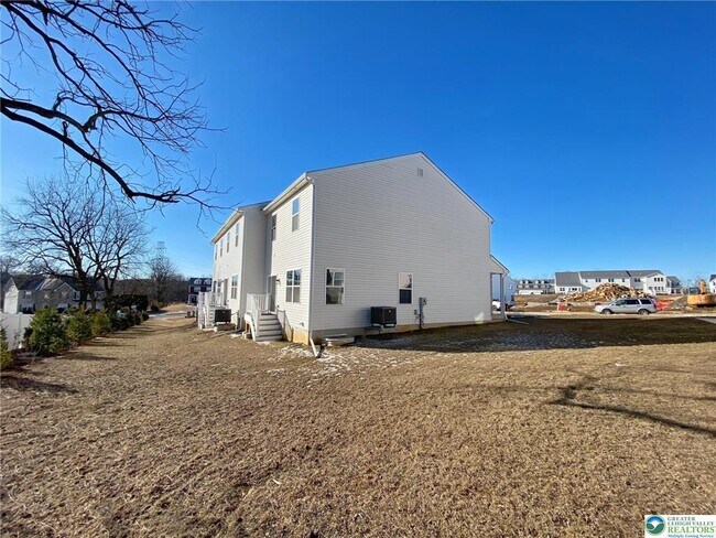 Building Photo - 17 Timber Trl