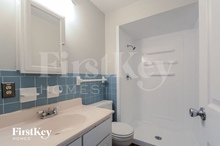 Building Photo - 801 Boleyn Pl